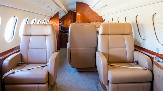 deep cleaning aircraft